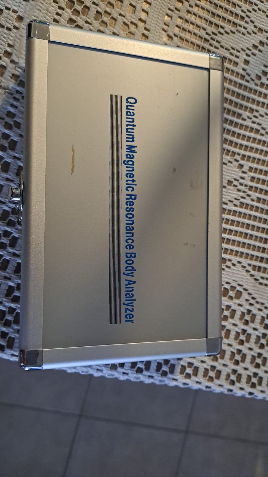 Analizzatore corporeo a risonanza magnetica quantistica