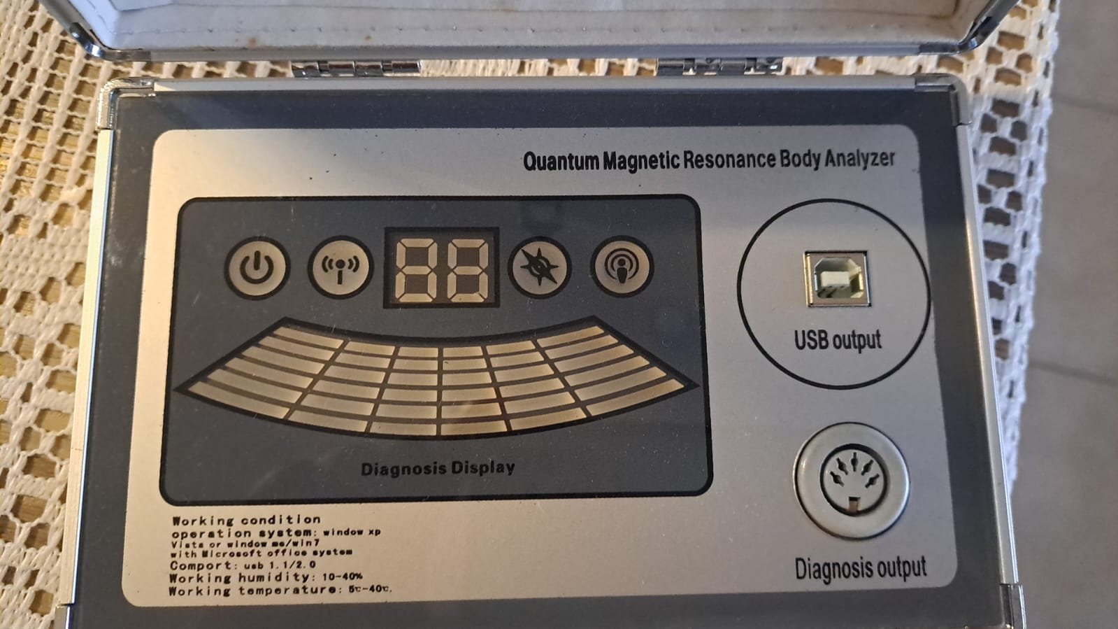Analizzatore corporeo a risonanza magnetica quantistica